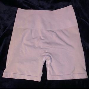 Alphalete Amplify shorts 4.5”